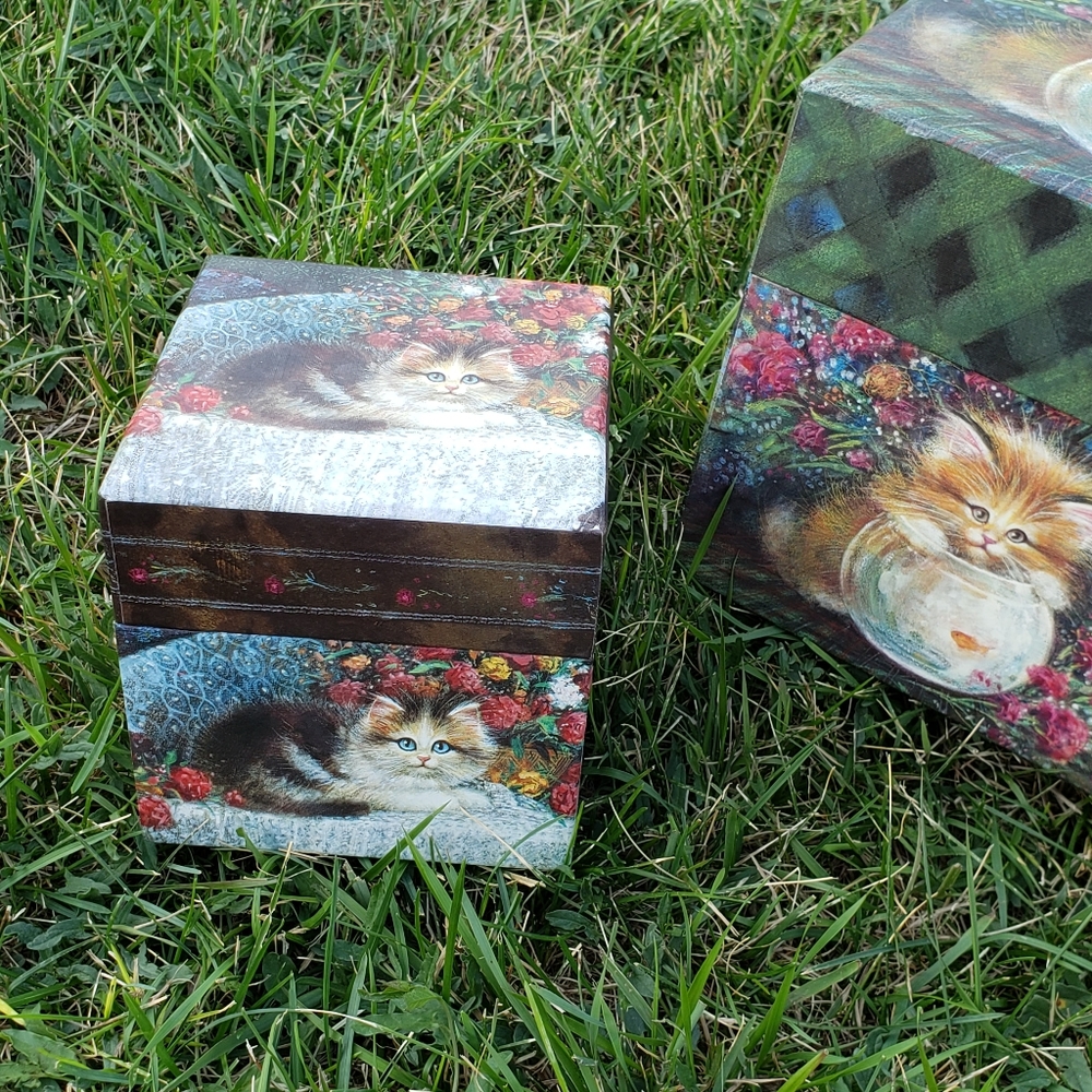 Stacking boxes